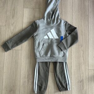 NWT adidas Olive Green Kids Hoodie & Joggers Set with White Logo Size 5&7